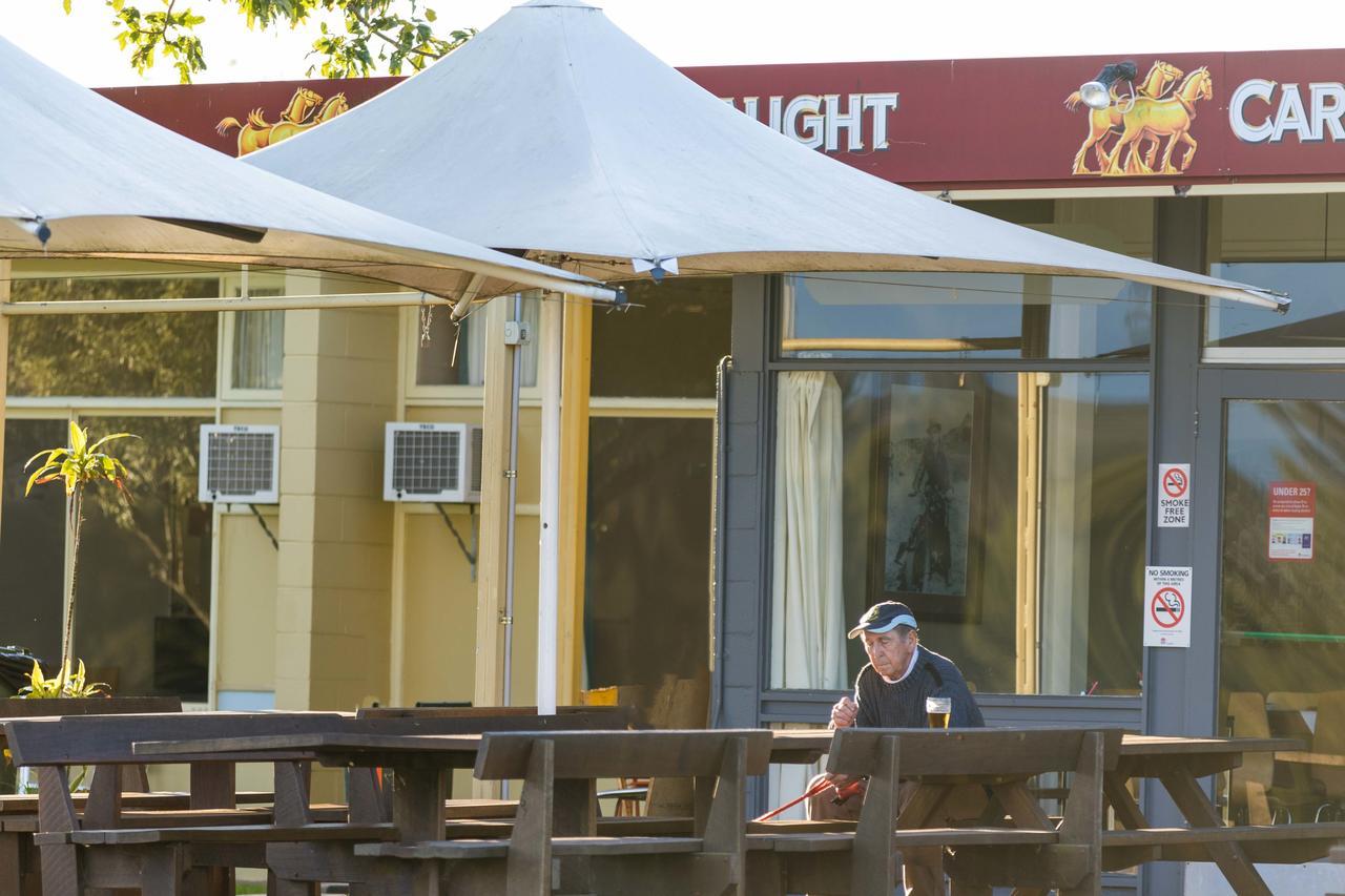 Moruya Waterfront Hotel Motel Exterior photo