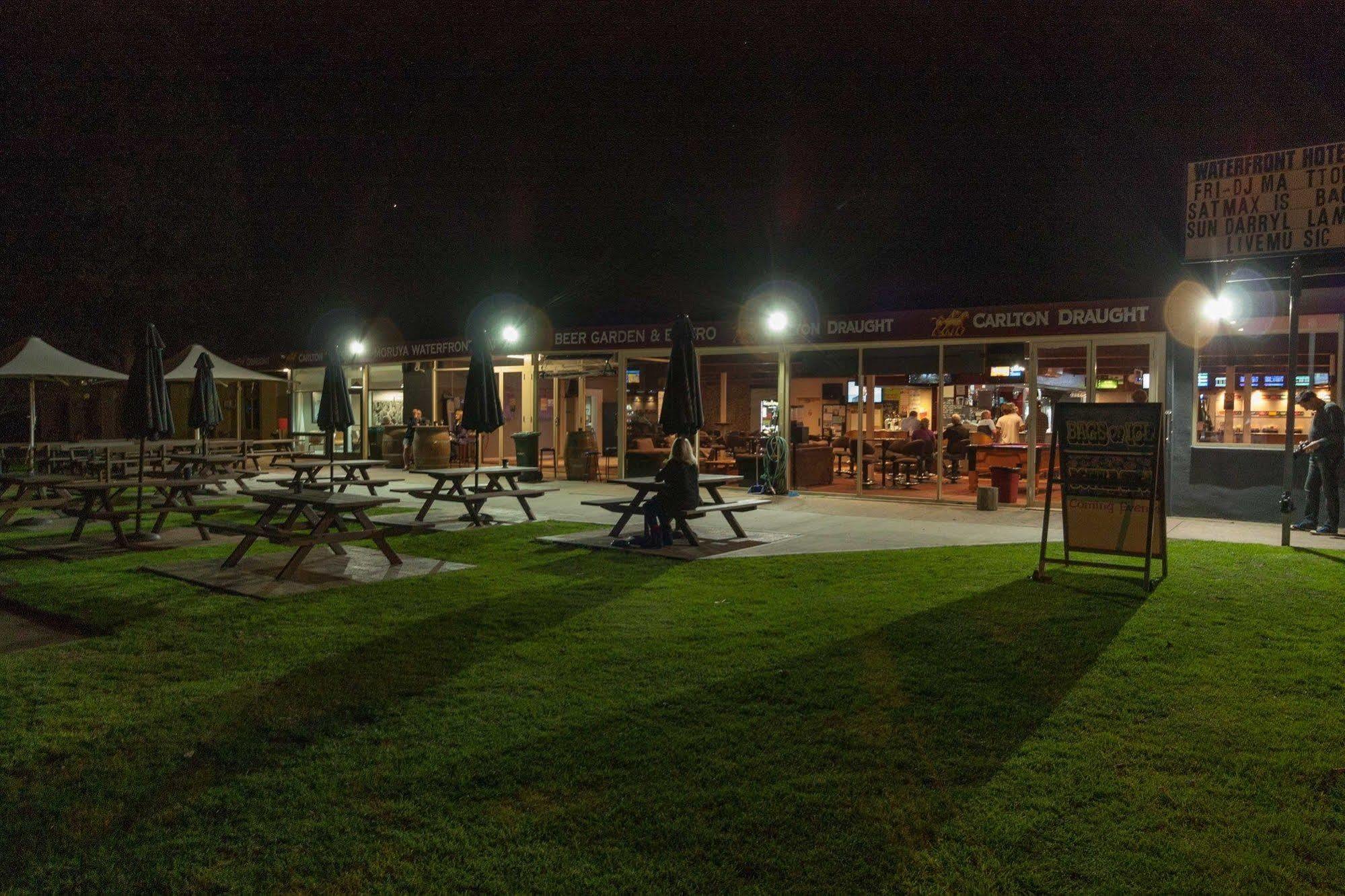 Moruya Waterfront Hotel Motel Exterior photo